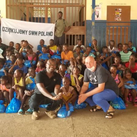 Dzieci i młodzież z Freetown mówią: „Dziękuję!”