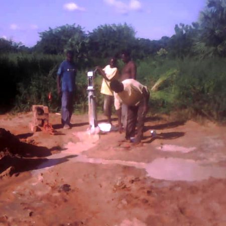 Jest woda! Kolejna studnia w Czadzie ukończona!